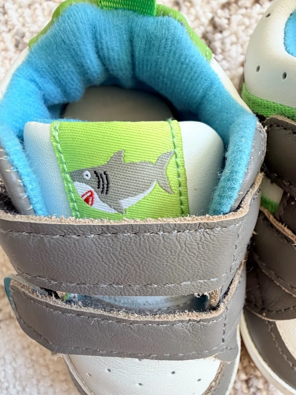 Robeez First Kicks Brooks Baby Shoes Charcoal Shark Leather 9-12 Months
